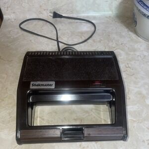 Retro Clarke Snakmaster CN613 Hot Sandwich Maker Non-stick Cook Surface